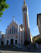 Notre Dame de Lourdes Fresques et vitraux
